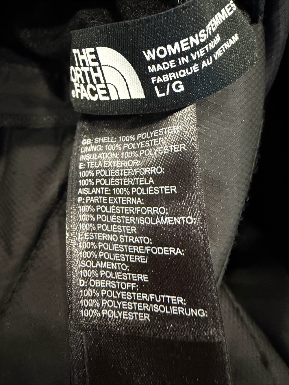 The North Face Women's reversible Black Quilted Vest - Picture 12 of 12